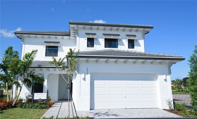 3048 Bellflower Cir, West Palm Beach FL 33401