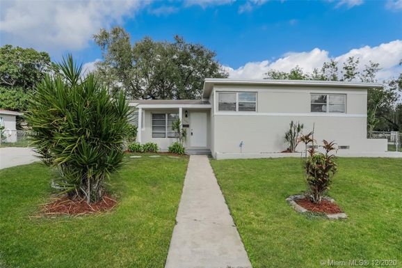 1701 NW 186th St, Miami Gardens FL 33056