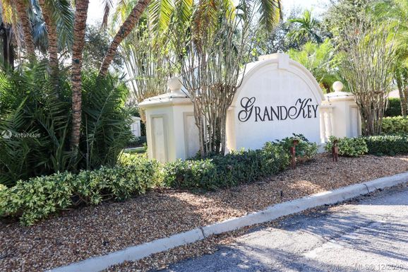 18703 SW 26th St, Miramar FL 33029