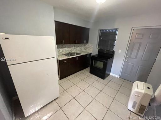 20 NW 71st St # 8, Miami FL 33150