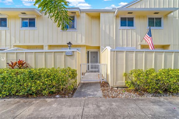 6215 Riverwalk Ln # 6, Jupiter FL 33458