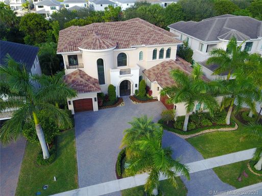 17598 Cadena Dr, Boca Raton FL 33496