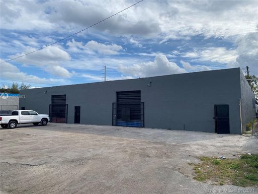 3520 NW 51st St, Miami FL 33142