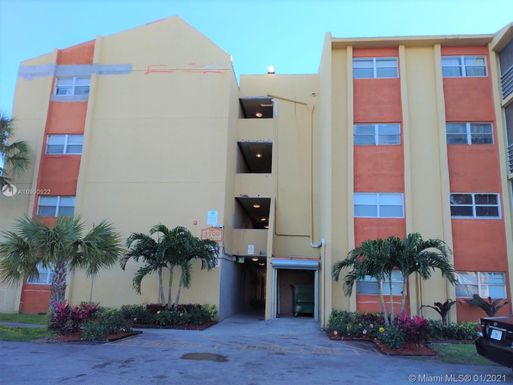 3700 NW 21st St # 212, Lauderdale Lakes FL 33311