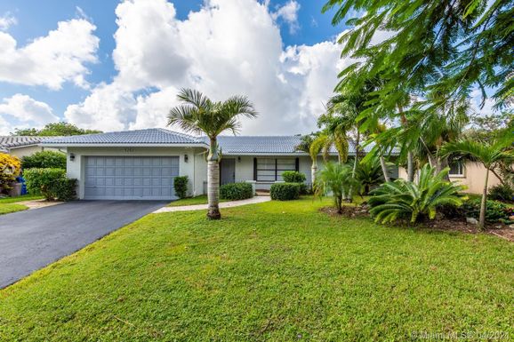 8282 Shadow Wood Blvd, Coral Springs FL 33071