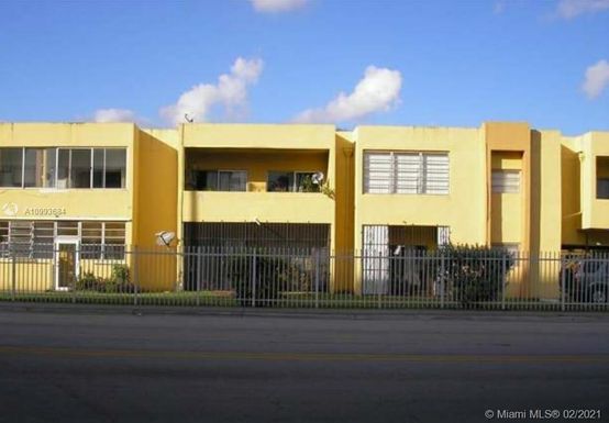 1555 W 44th Pl # 252C, Hialeah FL 33012