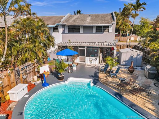 6150 SW 7th St, Margate FL 33068