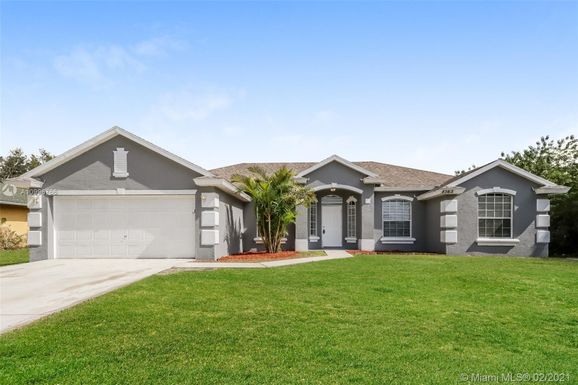 4565 SW Fireside Cir, Port St. Lucie FL 34953