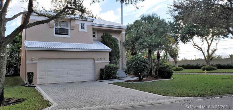 4776 NW 114th Dr, Coral Springs FL 33076