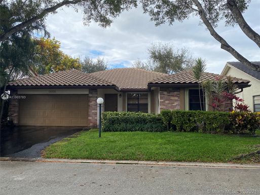 11035 Cypress Run Cir, Coral Springs FL 33071