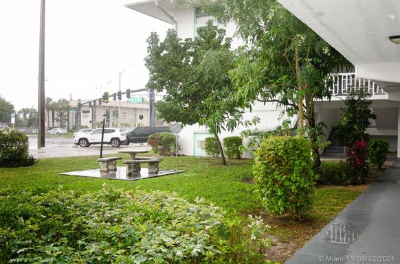 1150 E Sample Rd # 105, Pompano Beach FL 33064