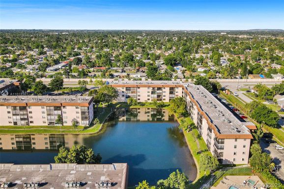 4975 E Sabal Palm Blvd # 102, Tamarac FL 33319