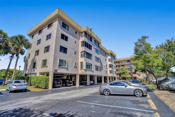 8040 Hampton Blvd # 207, North Lauderdale FL 33068