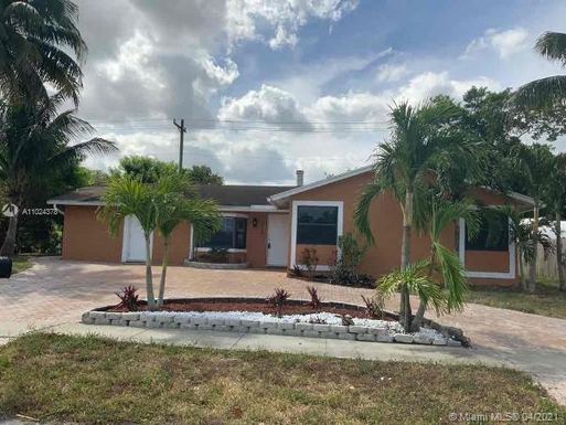 10108 S Windtree Ln S, Boca Raton FL 33428