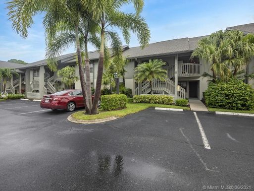 6255 SE Charleston Pl # 204, Hobe Sound FL 33455