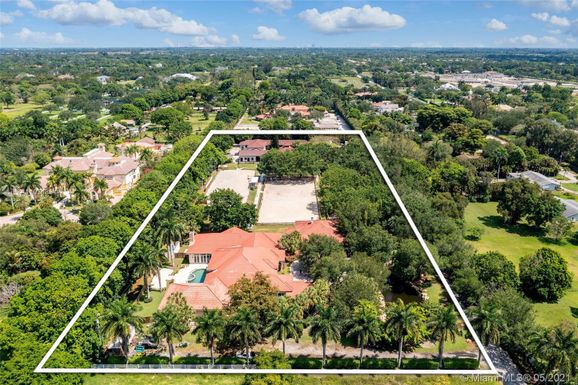 6401 Rodeo Dr, Southwest Ranches FL 33330