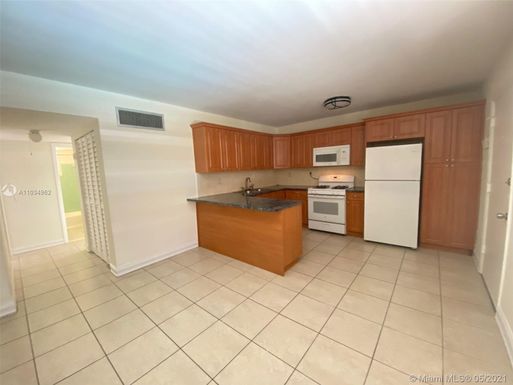 465 S Royal Poinciana Blvd # 9B, Miami Springs FL 33166