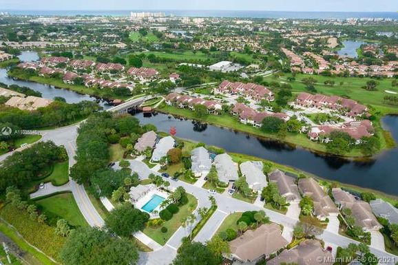 16560 Riverwind Dr, Jupiter FL 33477