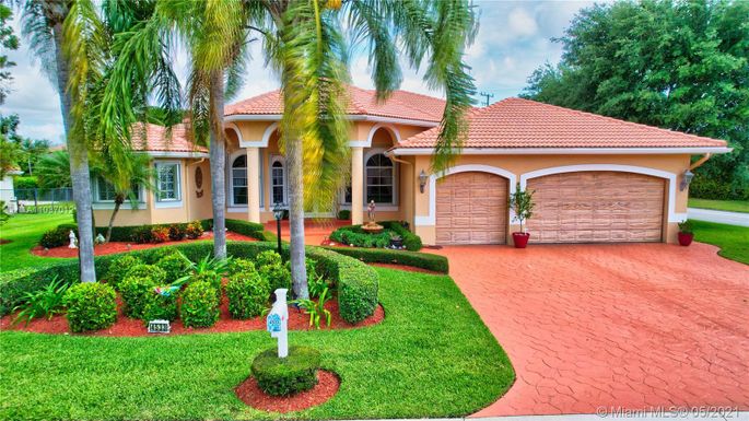 4533 Bucida Rd, Boynton Beach FL 33436