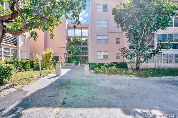 2800 Somerset Dr # 404J, Lauderdale Lakes FL 33311