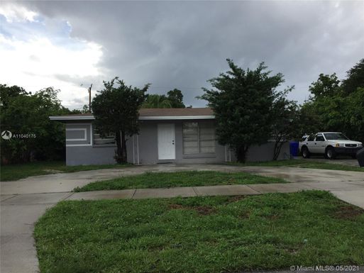 3630 SW 32nd Ave, West Park FL 33023