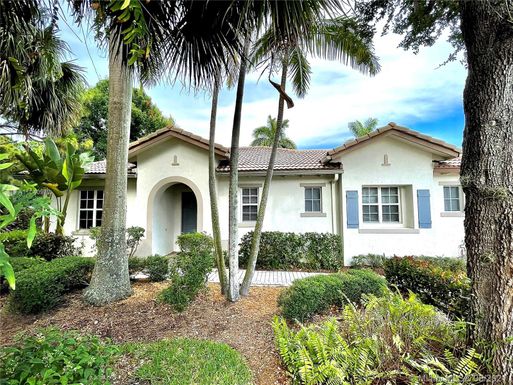 640 Moondancer Ct, Palm Beach Gardens FL 33410