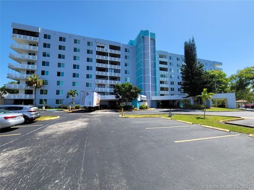 919 Hillcrest Dr # 110, Hollywood FL 33021