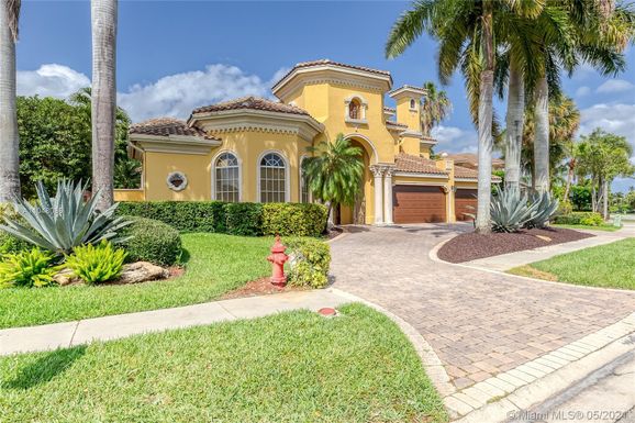 7635 Mandarin Dr, Boca Raton FL 33433