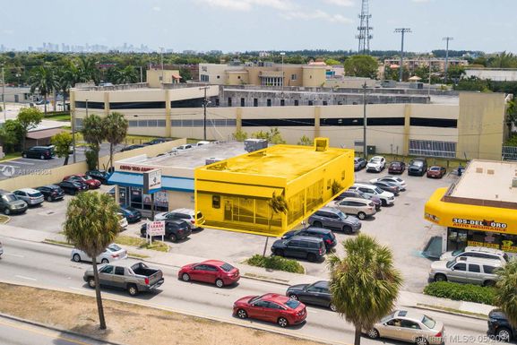 20 W 49th St, Hialeah FL 33012