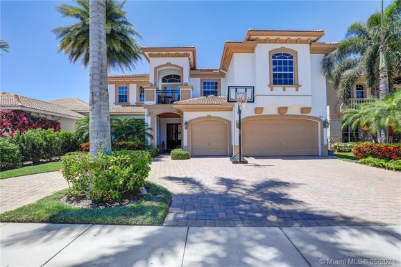 317 Charroux Dr, Palm Beach Gardens FL 33410