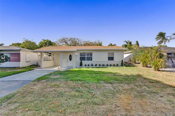 555 NW 45th St, Oakland Park FL 33309