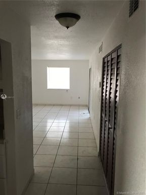 6112 Forest Hill Blvd # 204, West Palm Beach FL 33415