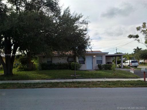 467 NE 1st Ave, Deerfield Beach FL 33441