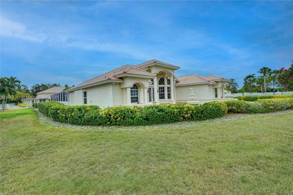 3426 Hanover Cir, Loxahatchee FL 33470