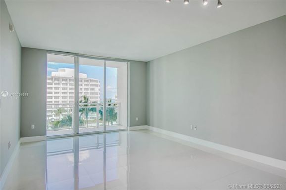 951 Brickell Ave # 1402, Miami FL 33131