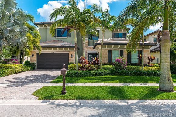 17766 Cadena Dr, Boca Raton FL 33496