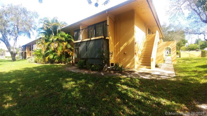 5801 Washington St # 2, Hollywood FL 33023