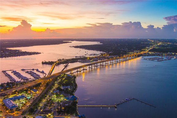 41 SW Seminole # 301, Stuart FL 34994