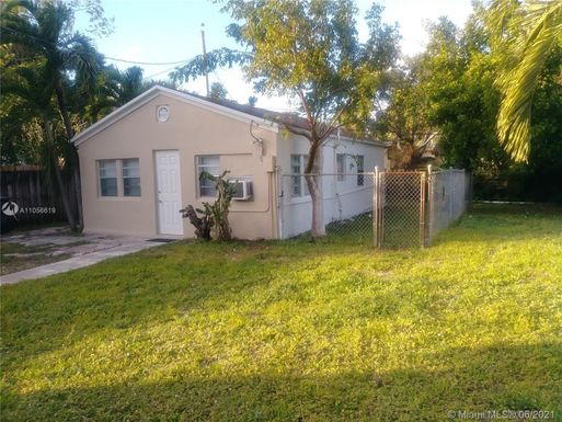 1817 Coolidge St # 2, Hollywood FL 33020