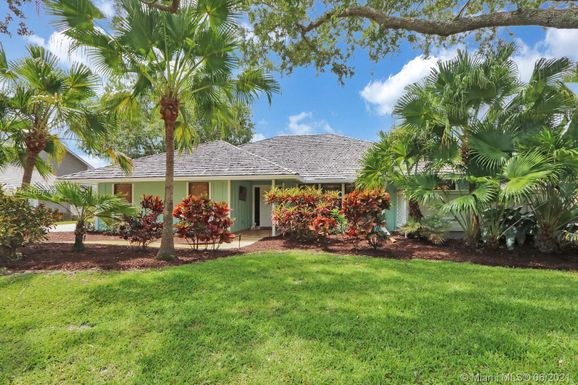 18721 SE River Ridge Rd, Tequesta FL 33469