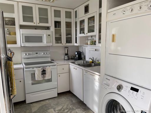 1925 Brickell Ave # D1213, Miami FL 33129