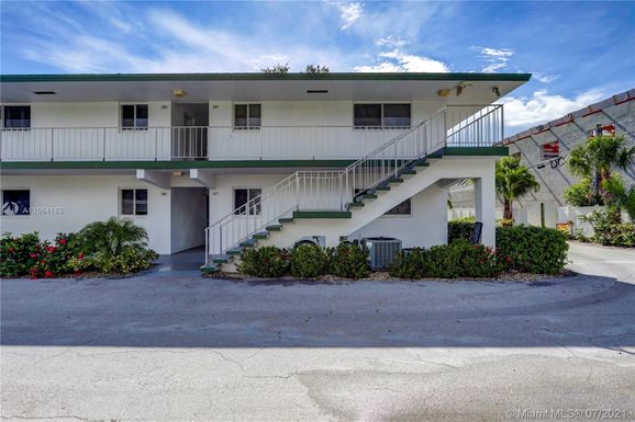 4 Westwood Ave # 107H, Tequesta FL 33469