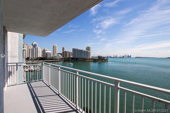 1111 Brickell Bay Dr # 2511, Miami FL 33131