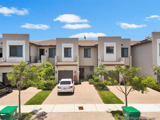 20578 NE 2nd Ct, Miami FL 33179