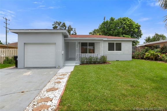 306 N A St, Lake Worth FL 33460