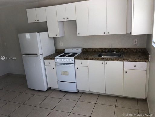 2222 Van Buren St # 13, Hollywood FL 33020