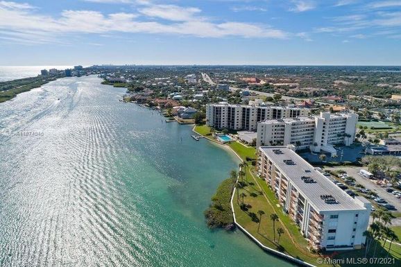 200 Intracoastal Pl # 406, Tequesta FL 33469