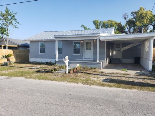 2705 E 2nd, Other City - In The State Of Florida FL 32401