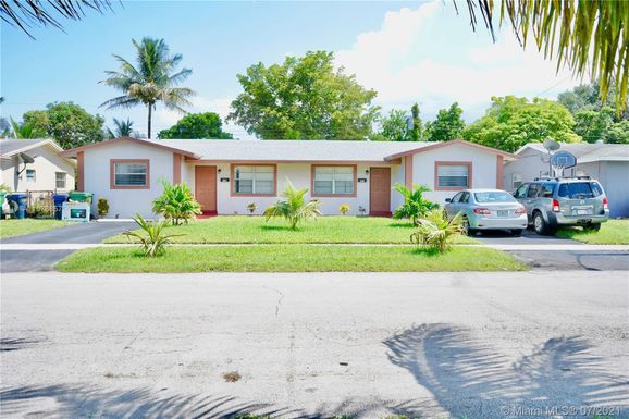 5320 NW 17th St, Lauderhill FL 33313