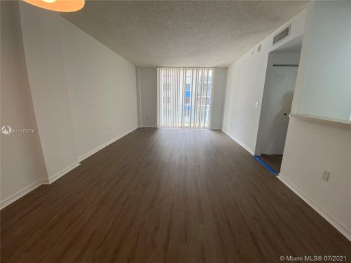 5091 NW 7th St # 806, Miami FL 33126